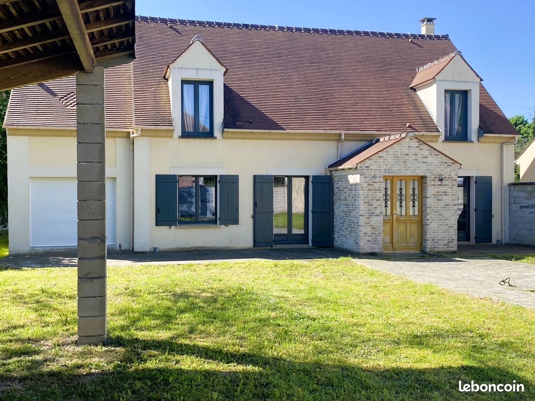 Maison 7 pièces 208 m² · à Bransles · 208 m² · 310 000 €