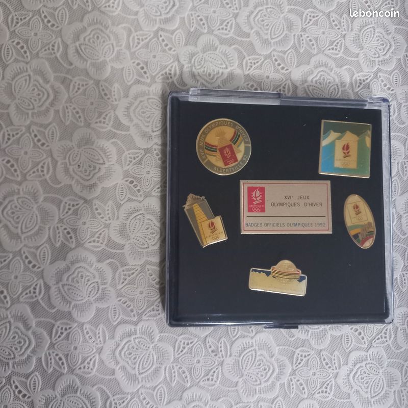 PINS - MARS : JEUX OLYMPIQUES D' HIVER ALBERTVILLE 92 FRANCE OLYMPIC GAME WINTER
