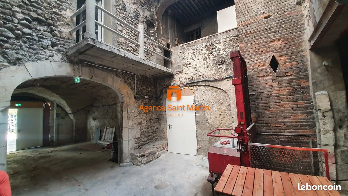 Immeuble 600 m² · à Montélimar · 600 m² · 315 000 €