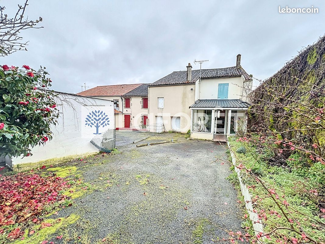 Maison 6 pièces 111 m² - Bressuire 79300 (image principale 10)