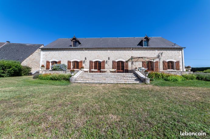 Propriété 6 pièces 300 m²