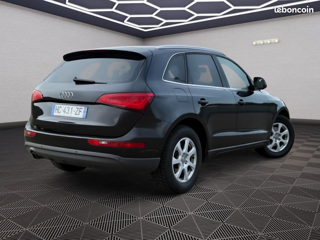 Audi Q5 2.0 TDi 143 AMBIENTE QUATTRO XENONS (image 2)