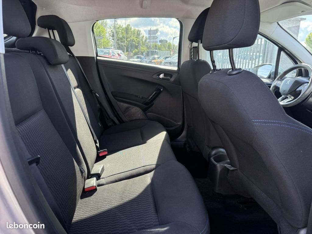 PEUGEOT 208 1.5 BlueHDi S&S - 100 Allure GPS + RADAR AR + CLIM (image 11)