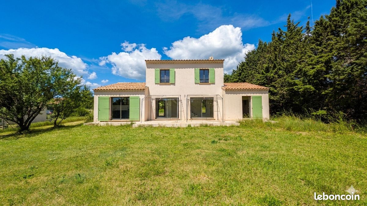 Maison 4 pièces 116 m² · à Lourmarin · 116 m² · 624 000 €