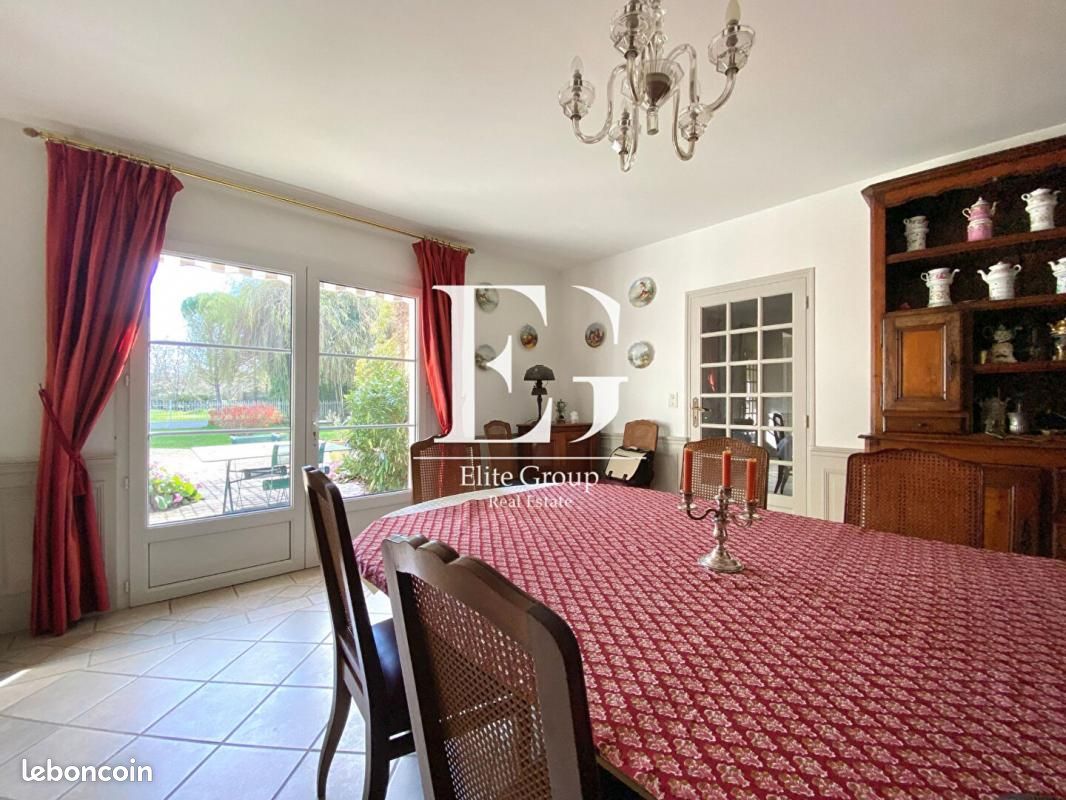 Maison 10 pièces 331 m² - Touvre 16600 (image principale 8)