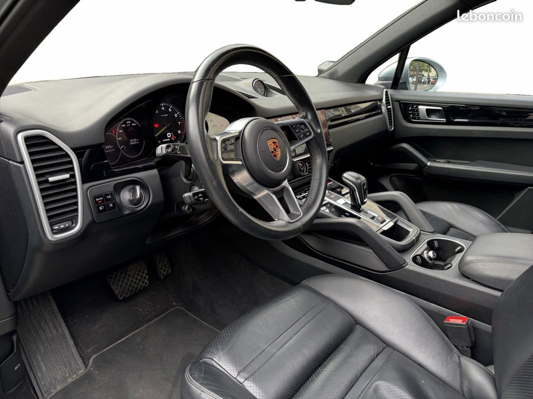 PORSCHE CAYENNE E-Hybrid 3.0 V6 462 ch Tiptronic BVA - FULL OPTIONS - RIEN A PREVOIR - ENTRETIEN A JOUR - PACK CHRON (image 10)