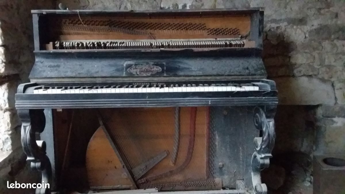 Piano (image 1)