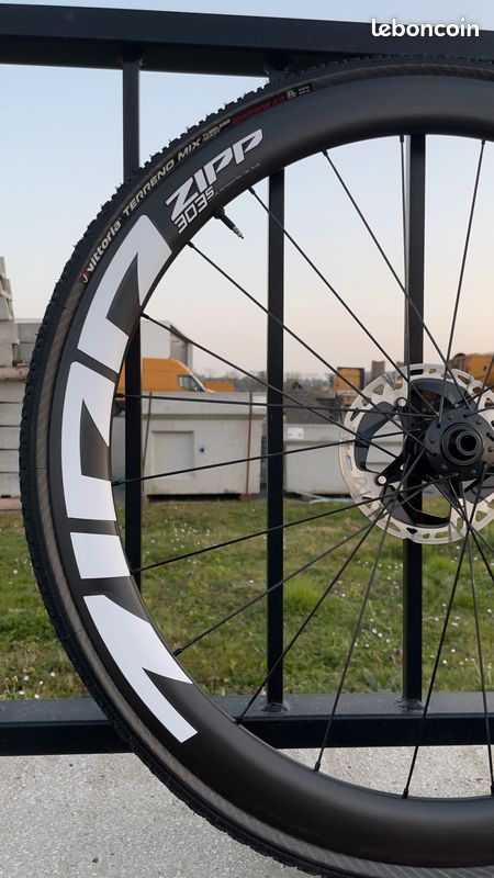 Zipp 303s (image 9)