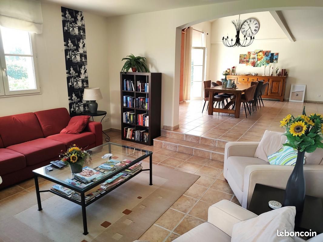 Villa 8 pièces 215 m² - Rouzède 16220 (image principale 5)