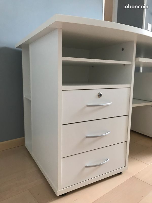 Bureau (image 2)