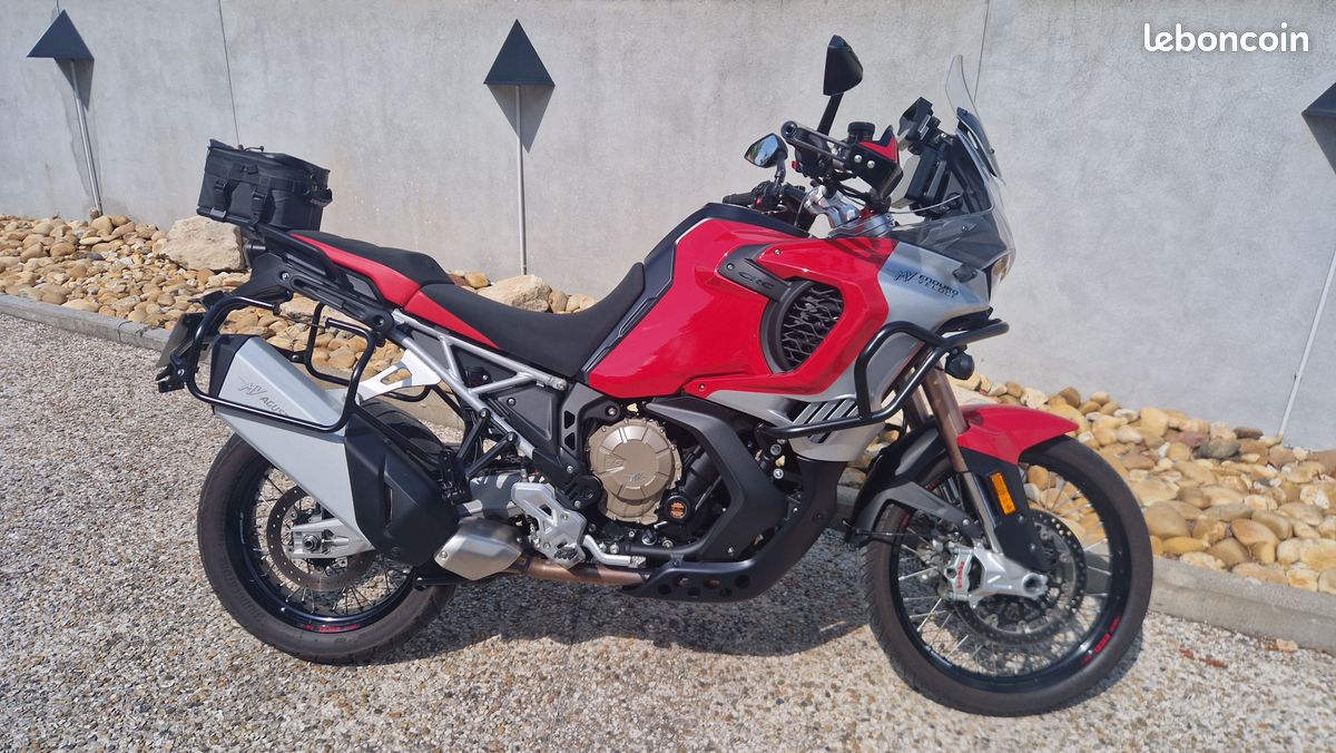 MV Agusta Enduro Veloce (image 2)