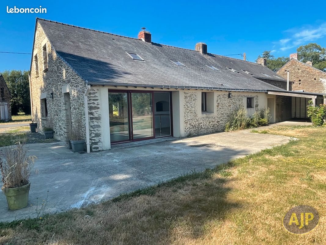 Maison 5 pièces 176 m² · à Fay-de-Bretagne · 176 m² · 1 250 €