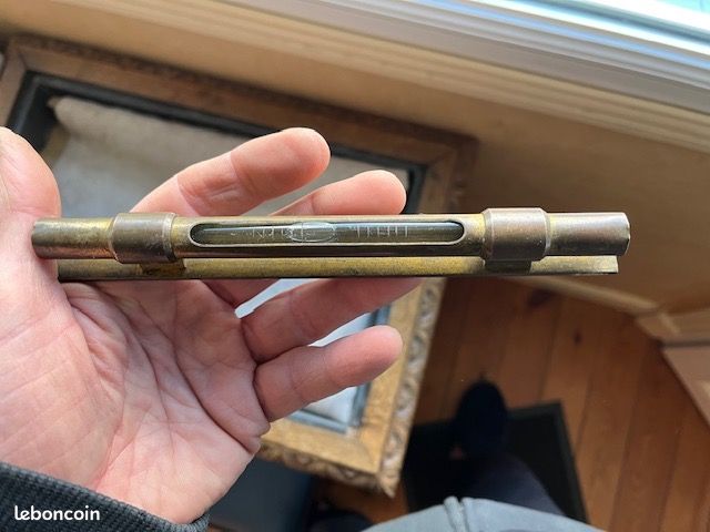 ANCIEN OUTIL NIVEAU À BULLE LAITON DORÉ ET FONTE DE FER