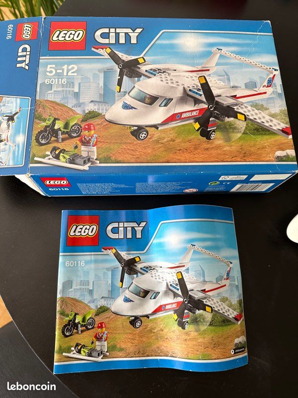 LEGO 60116 avion ambulance (image 2)