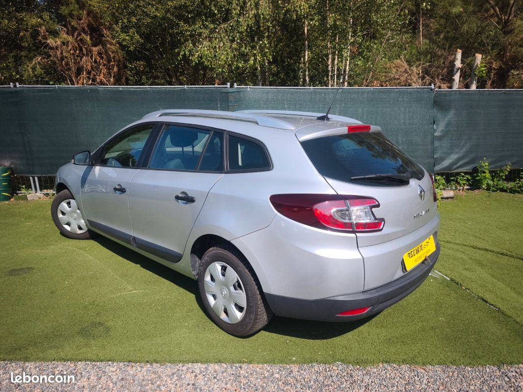 Rare Megane 3 Estate 1.6 16v 100 - TomTom Édition - 108 000kms - GPS - Siège chauffant - 1ere Main (image 3)