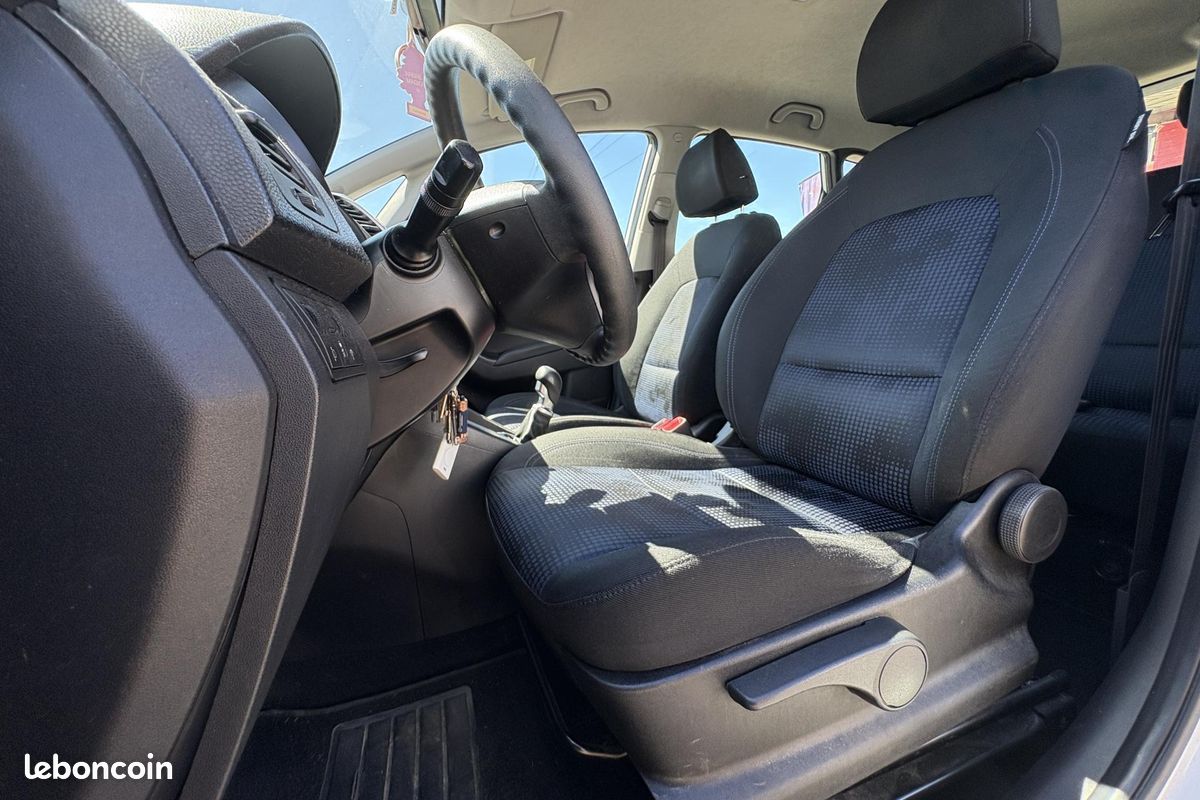 Hyundai ix20 1.4 90 pack evidence (image 6)