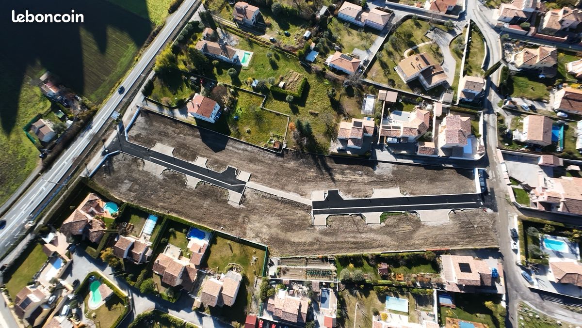 Terrain à bâtir · à Les Mées · 83 700 €