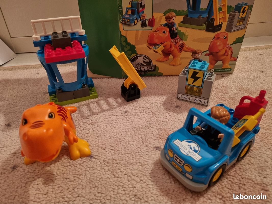LEGO Duplo 10880 - La tour du T-Rex (Jurassic World) (image 2)