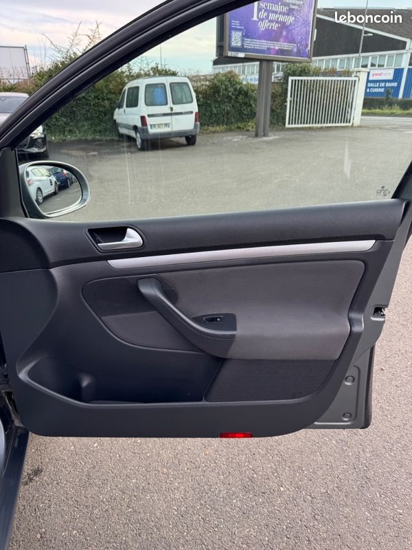 Volkswagen Golf V 1.4 (image 12)