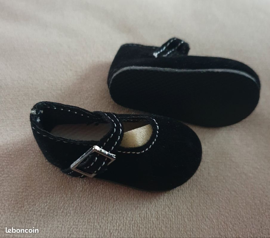 Chaussures poupees Corolle, Paola reina ou autres noires en daim neuve (image 2)