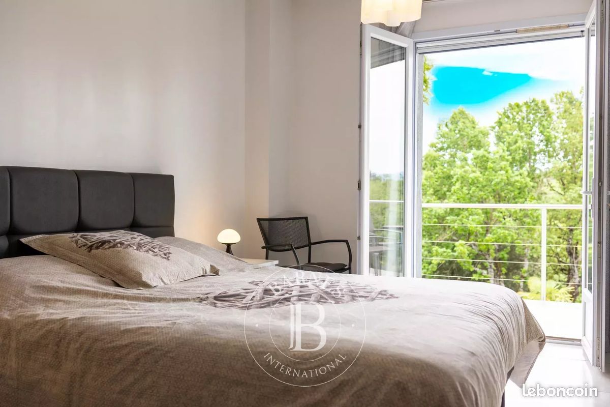 Villa 7 pièces 260 m² (image 25)