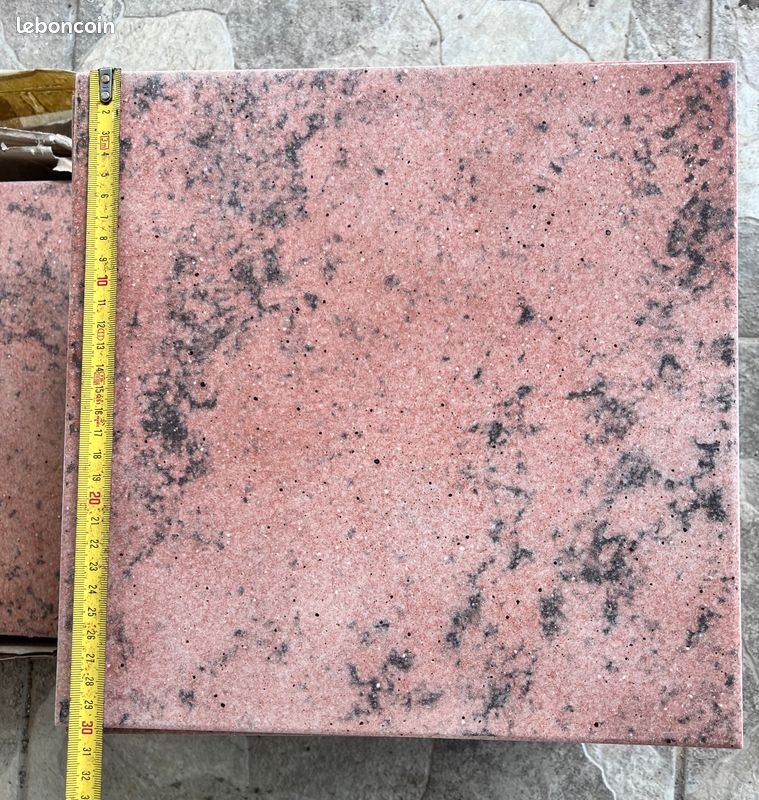❌❌❌ VENDU ❌❌❌ Carrelage effet marbré rose l.30x l.30 (quantité 26) (image 1)
