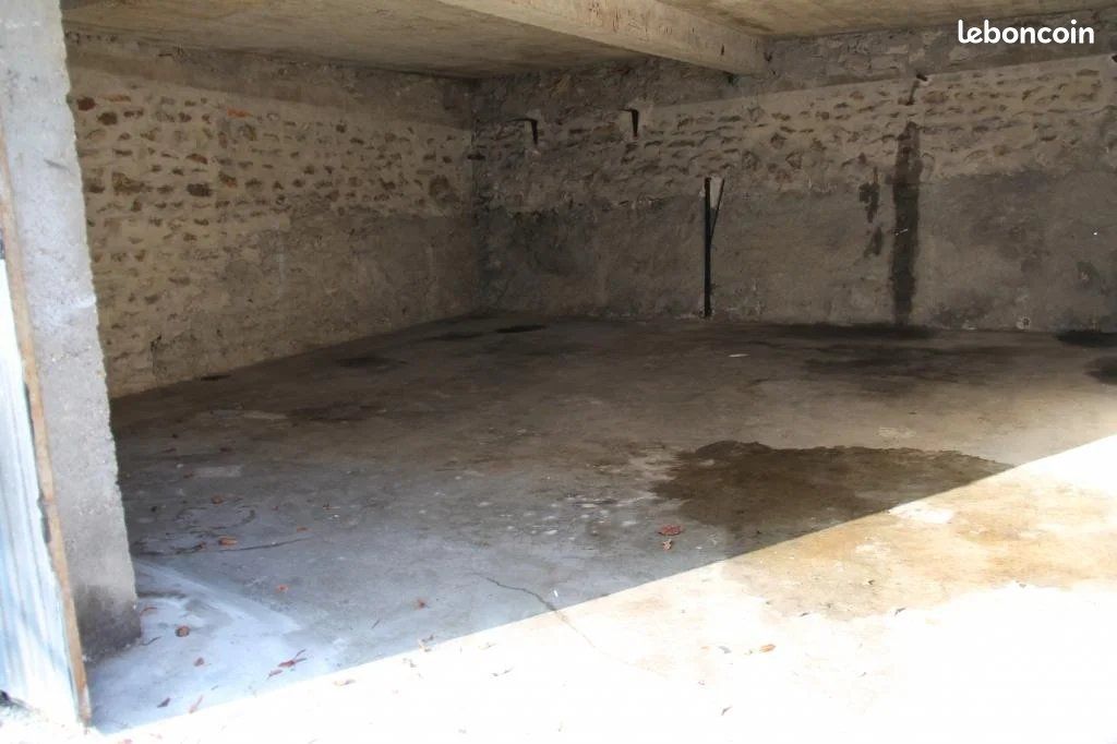 Parking/box Tournan-en-Brie · 129 €/mois