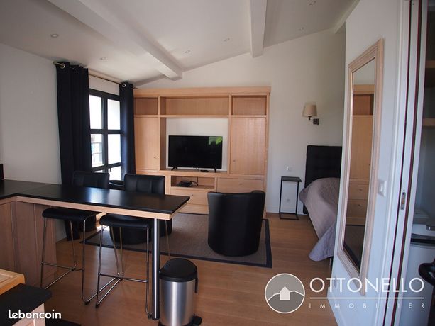 Studio 1 pièce 27 m²