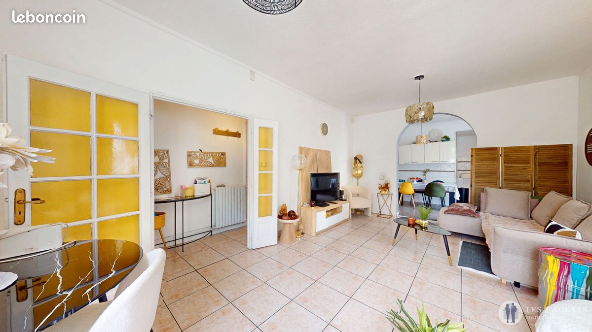 Immeuble 7 pièces 165 m² · à Saint-Martin-d'Hères · 165 m² · 350 000 €