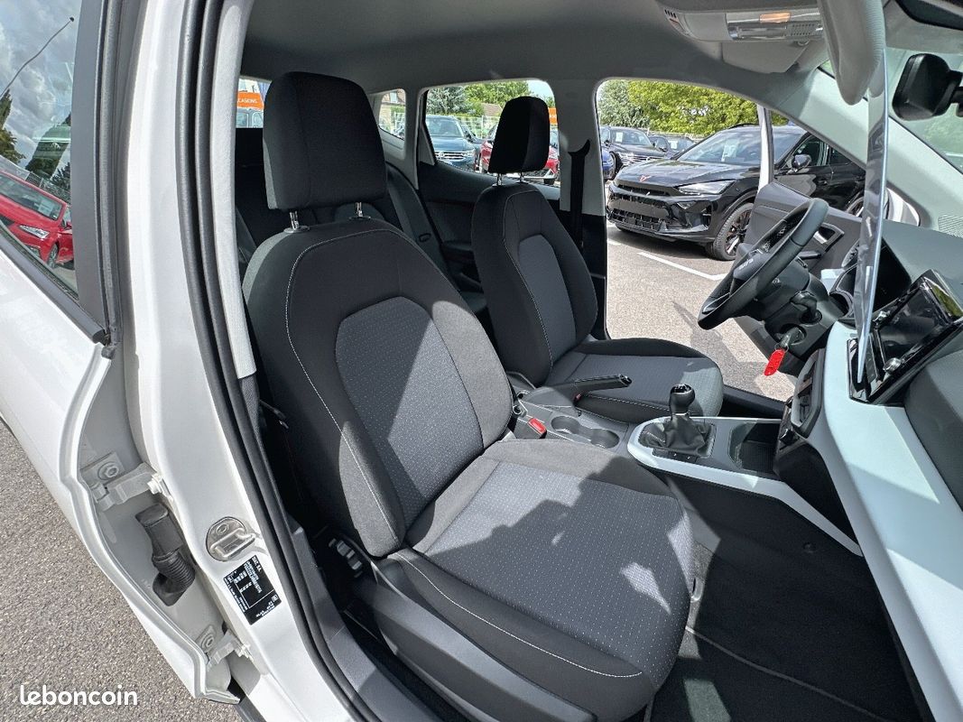 SEAT Arona 1.0 TSI 110 ch Start/Stop BVM6 Copa (image 18)