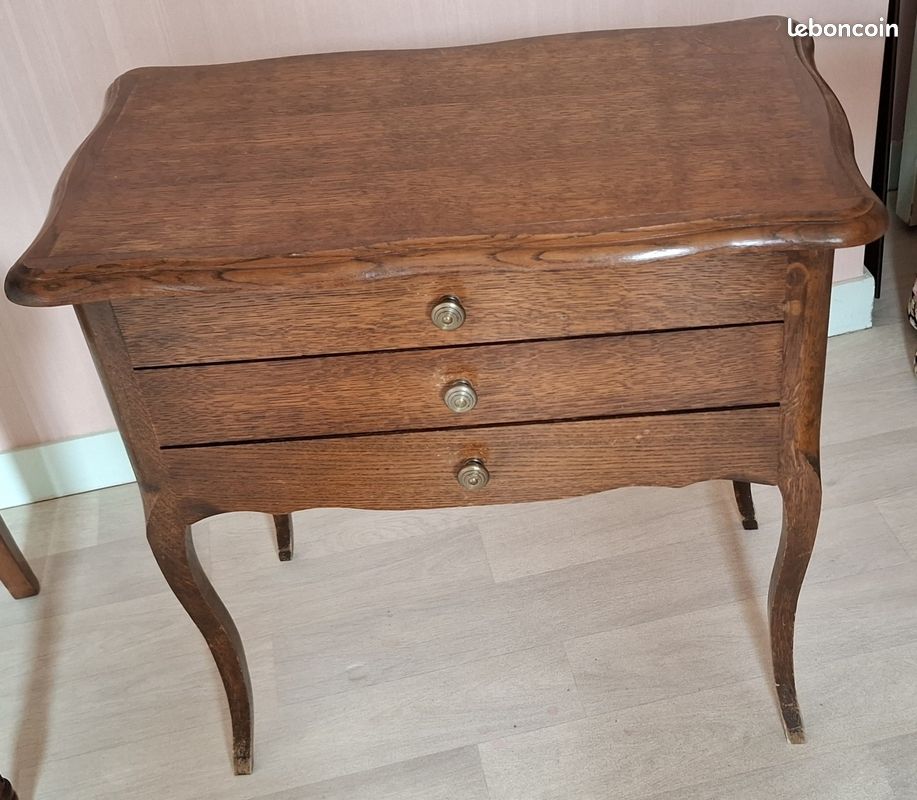 Petit meuble d’appoint à tiroirs (image 1)