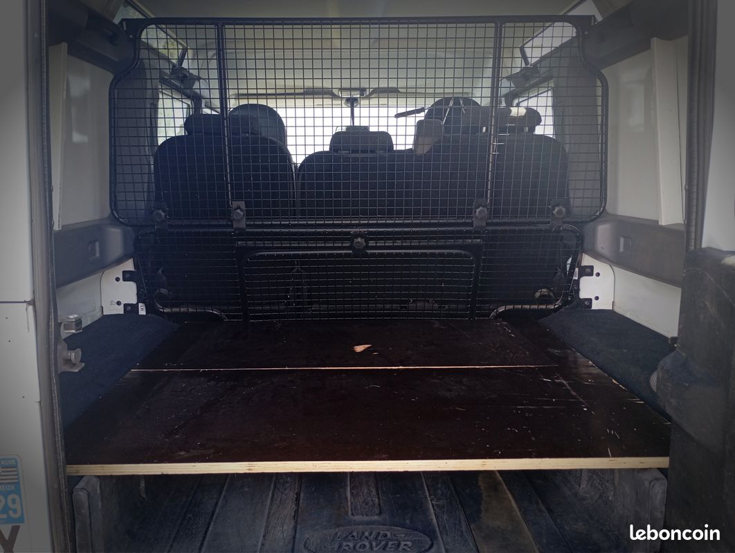 Land Rover Defender 110 Cabin Crew E TD4 2.4L (image 5)