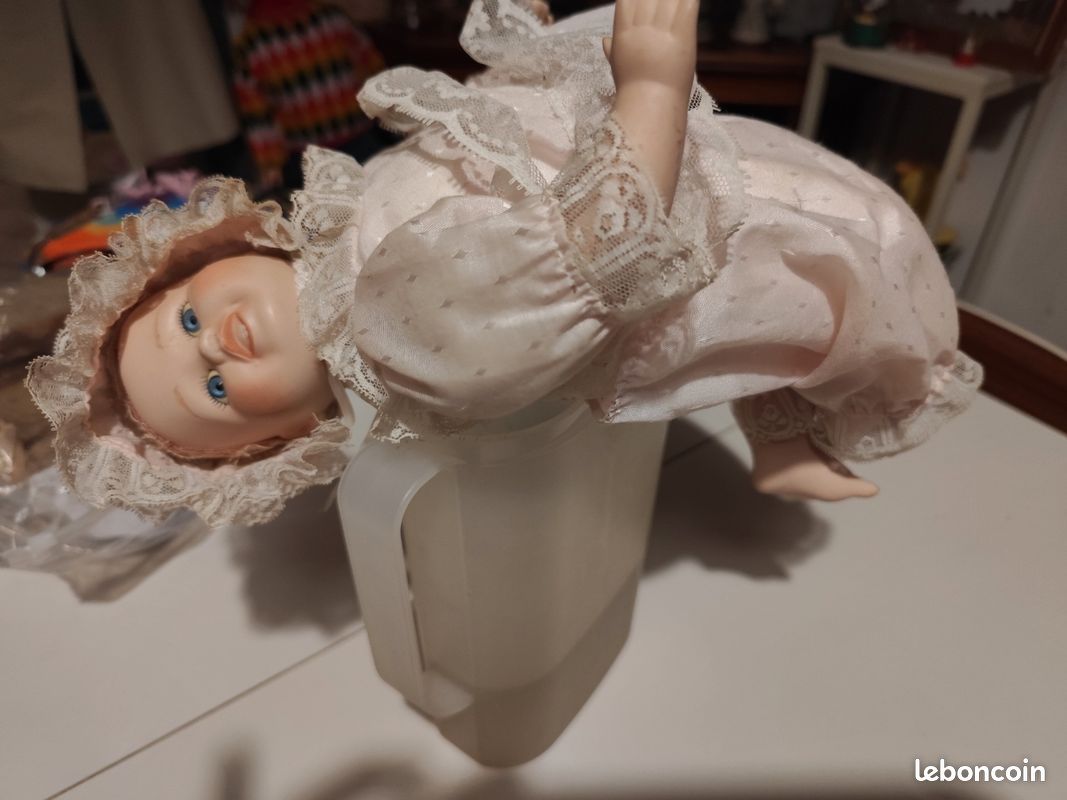 ANCIENNE POUPÉE POUPON porcelaine poupée musicale boite à musique old toy doll EUR 30,00