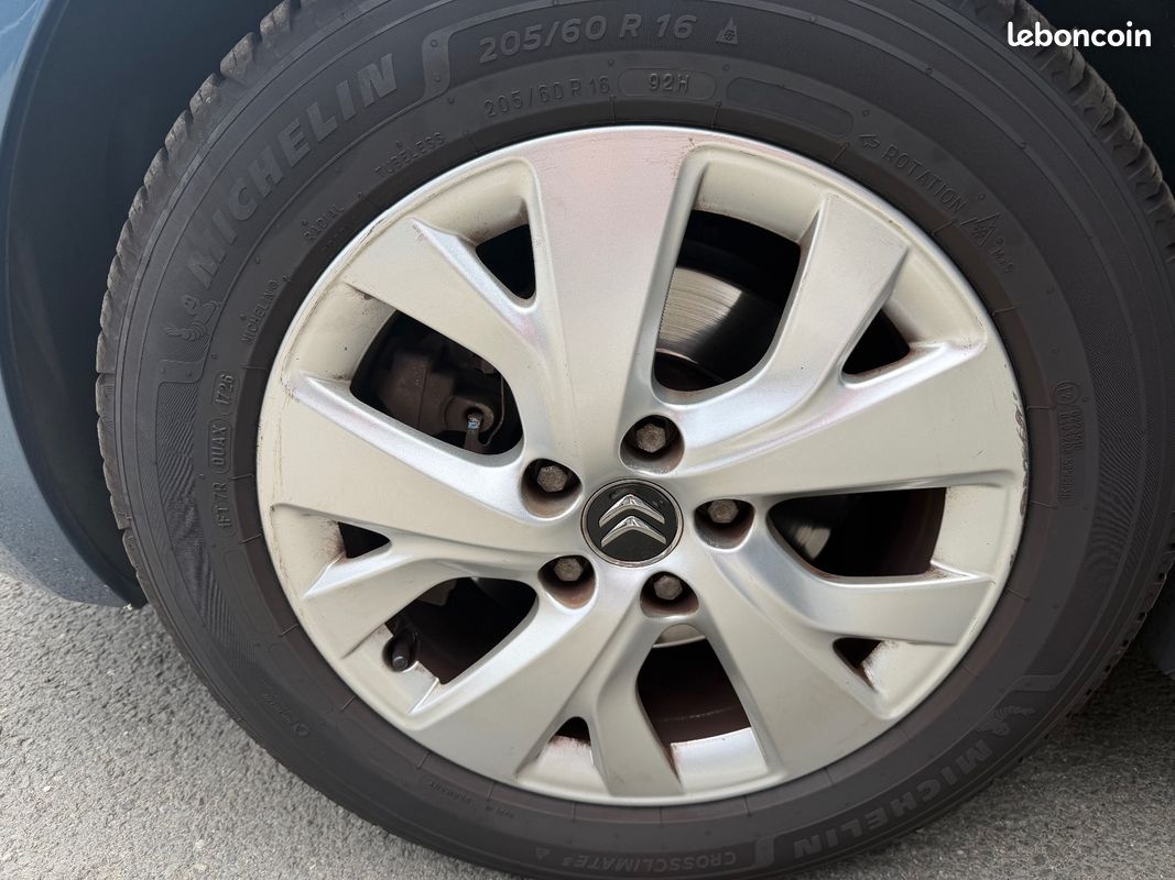 CITROEN C4 PICASSO 1.2 / 130cv / Intensive / SUIVI COMPLET / TOUT A JOUR (image 20)
