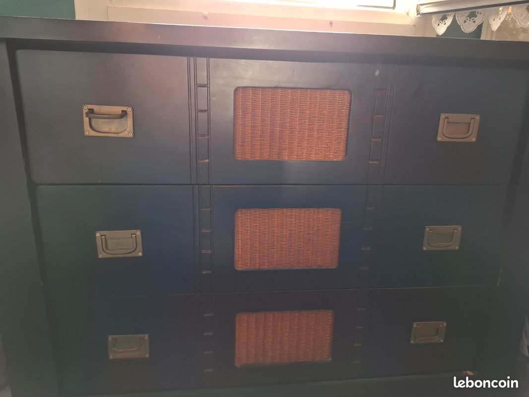 Commode (image 1)