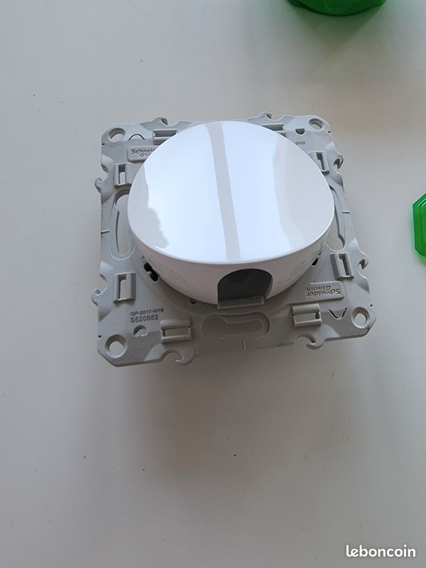 Presa Uscita Cavi Schneider Electric Odace – Bianco, Montaggio A Incasso Con Morsetti A Vite