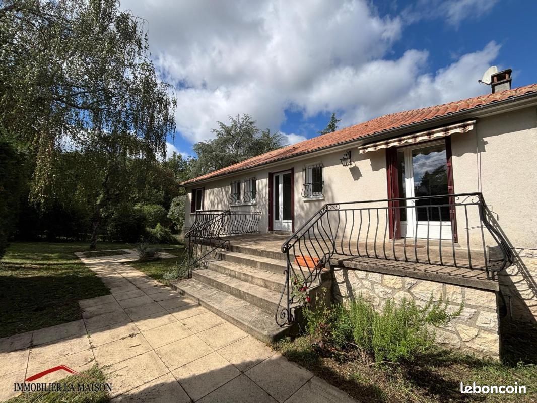 Maison 175 m² · à Sanilhac · 175 m² · 1 100 €/mois