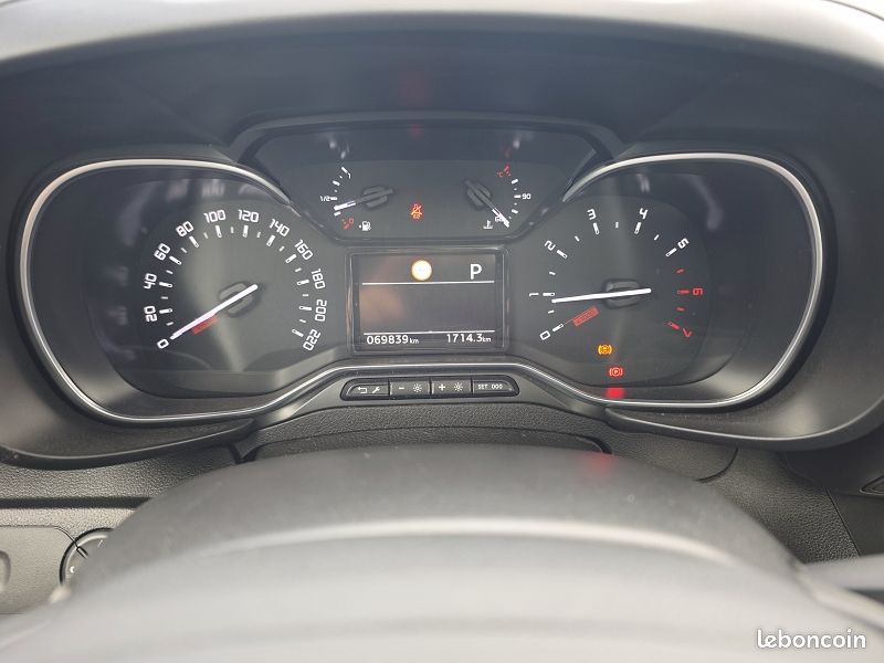 Citroën Berlingo III 1.5 BLUEHDI S&S - 130 BV EAT8 M SHINE (image 12)