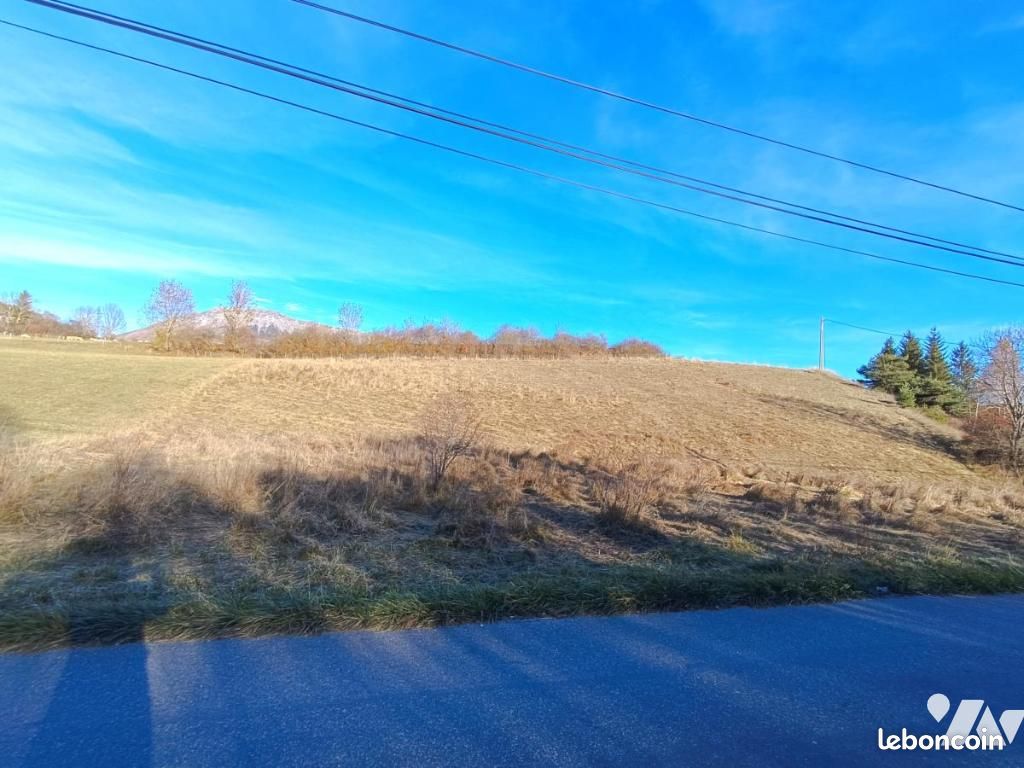 Terrain 2599 m² · à Selonnet · 2 599 m² · 86 000 €