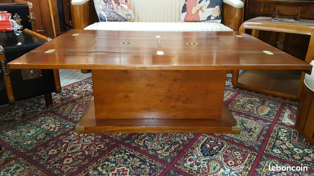 Table basse de salon de style marine (image 1)