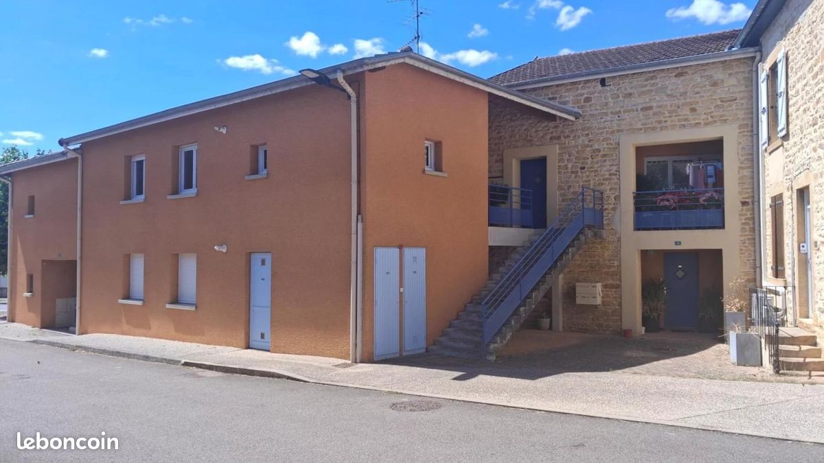 Appartement 3 pièces 78 m² · à Saint-Nizier-sous-Charlieu · 78 m² · 506 €