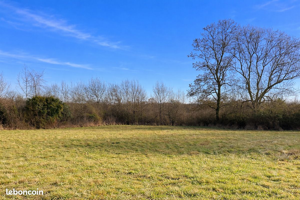 Terrain 673 m² · à Brindas · 673 m² · 288 000 €
