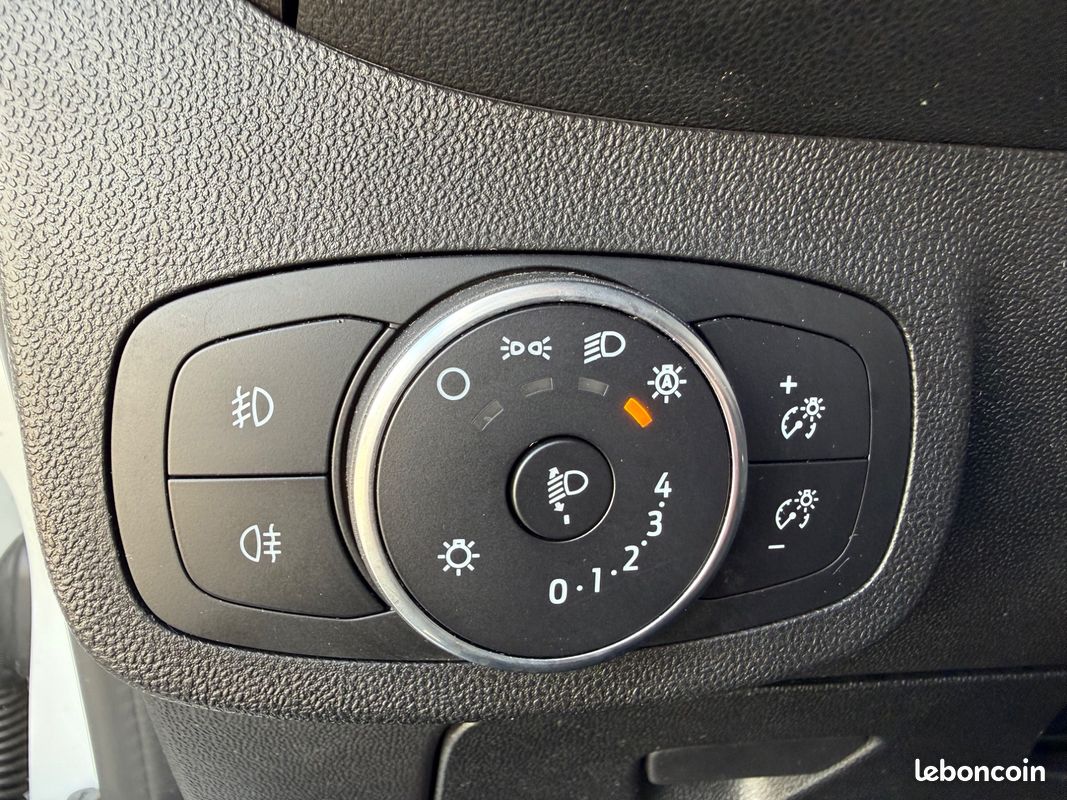 Ford fiesta 1.5 tdci st-line 85ch / camera recul / carplay (image 18)