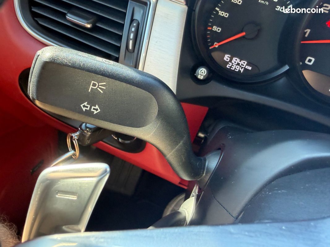 PORSCHE MACAN Turbo 3.6 V6 400 ch PDK avec CARPLAY / AUDIO BOSE / CAMERA (image 23)