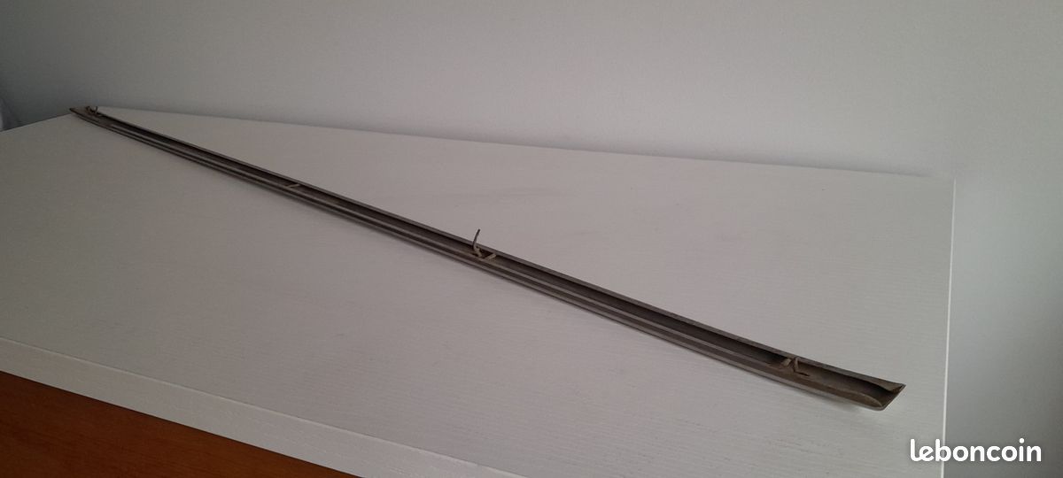 Citroen AMI 6 Break - Baguette hayon coffre (image 2)