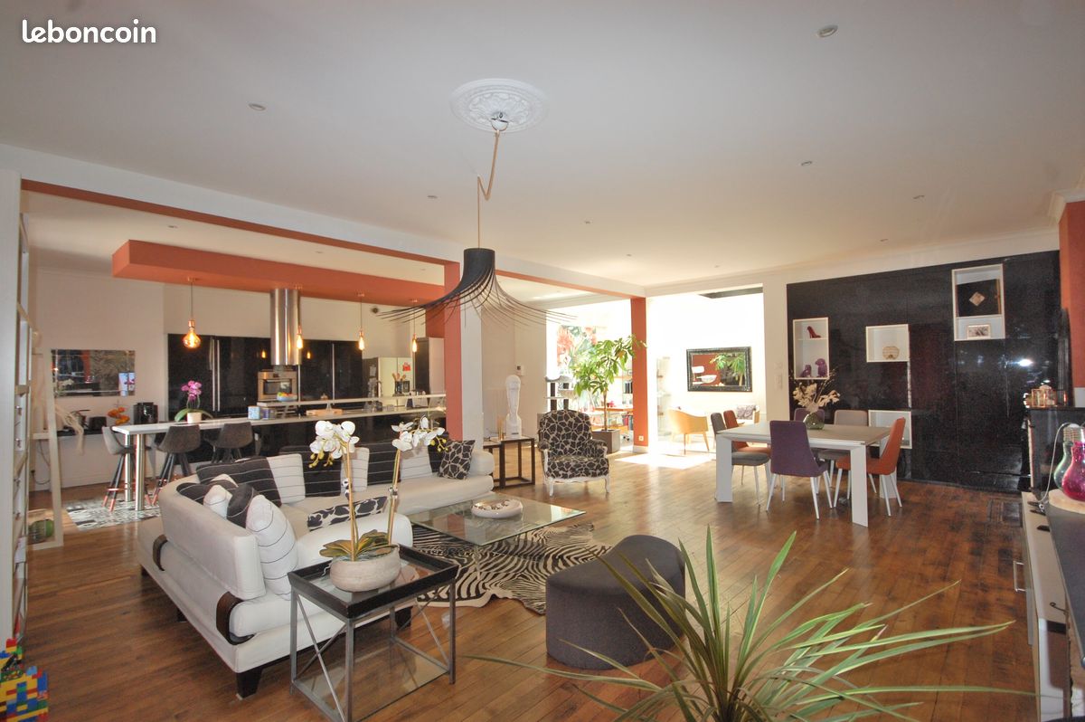 Maison 10 pièces 256 m² · à Cholet · 256 m² · 445 000 €