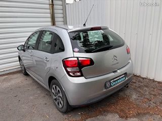 Citroen c3 1.2 puretch 82 ch confort (image 2)