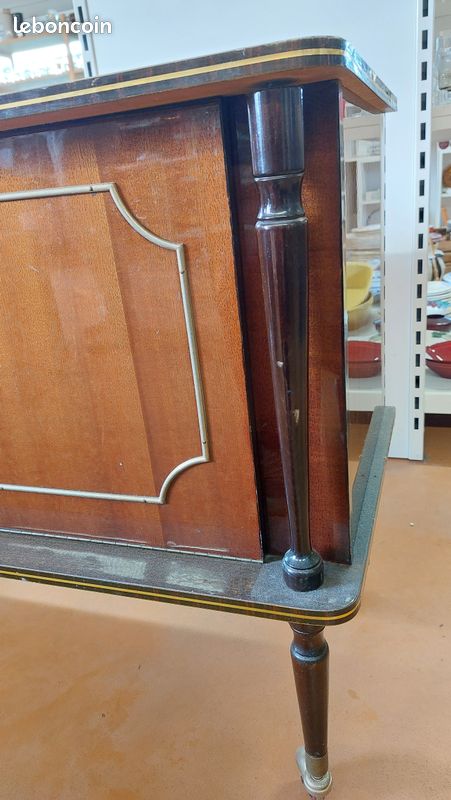 Meuble bar vintage sur roulettes (image 6)