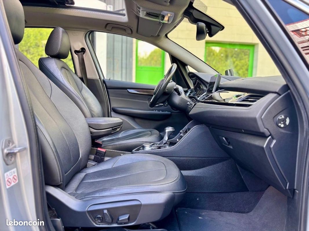 Bmw Serie 2 ACTIVE-TOURER 225xe HYBRID XDRIVE DKG - TOIT OUVRANT PANORAMIQUE - SUIVI BMW (image 12)