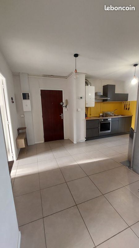 Appartement 4 pièces 55 m² · à Saint-Martin-d'Hères · 55 m² · 875 €
